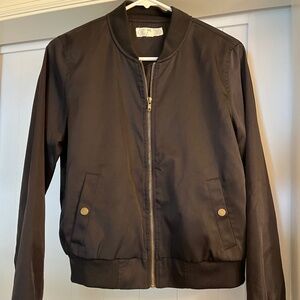 Lightweight women’s bomber jacket